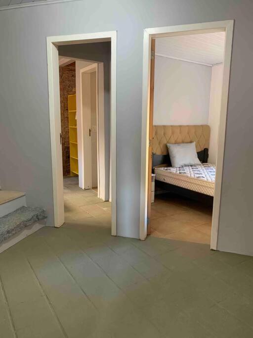 Casa 6 quartos, 3 suítes 4 banheiros