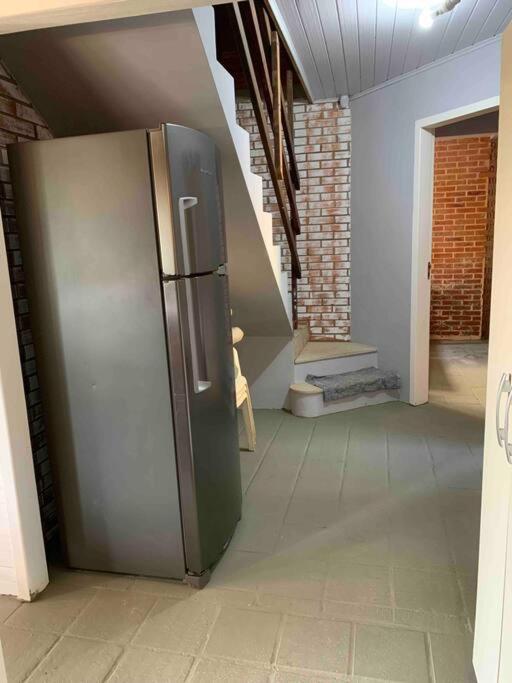 Casa 6 quartos, 3 suítes 4 banheiros