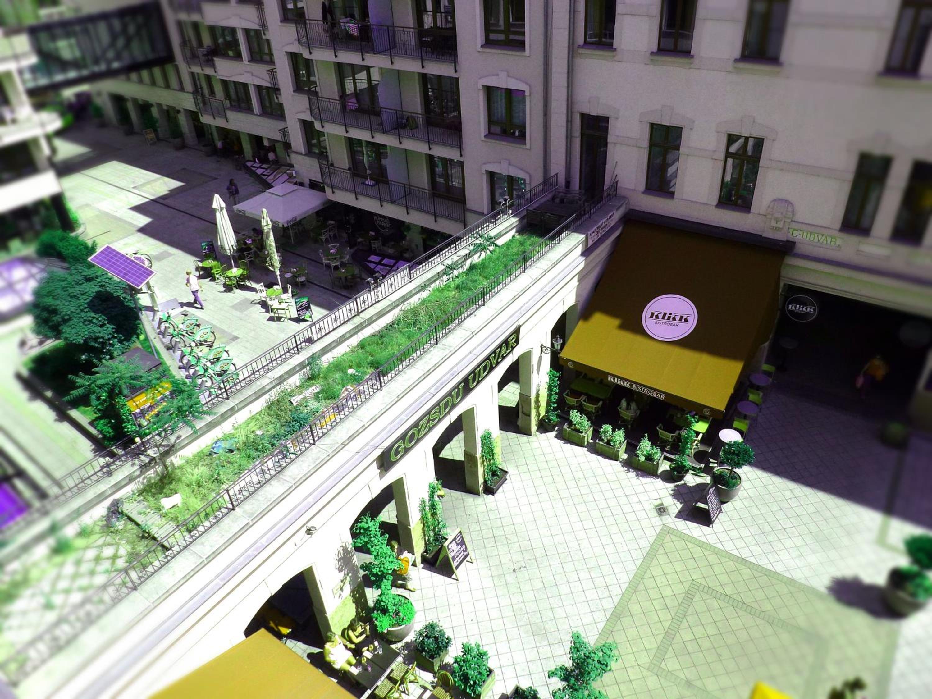 Gozsdu Apartment