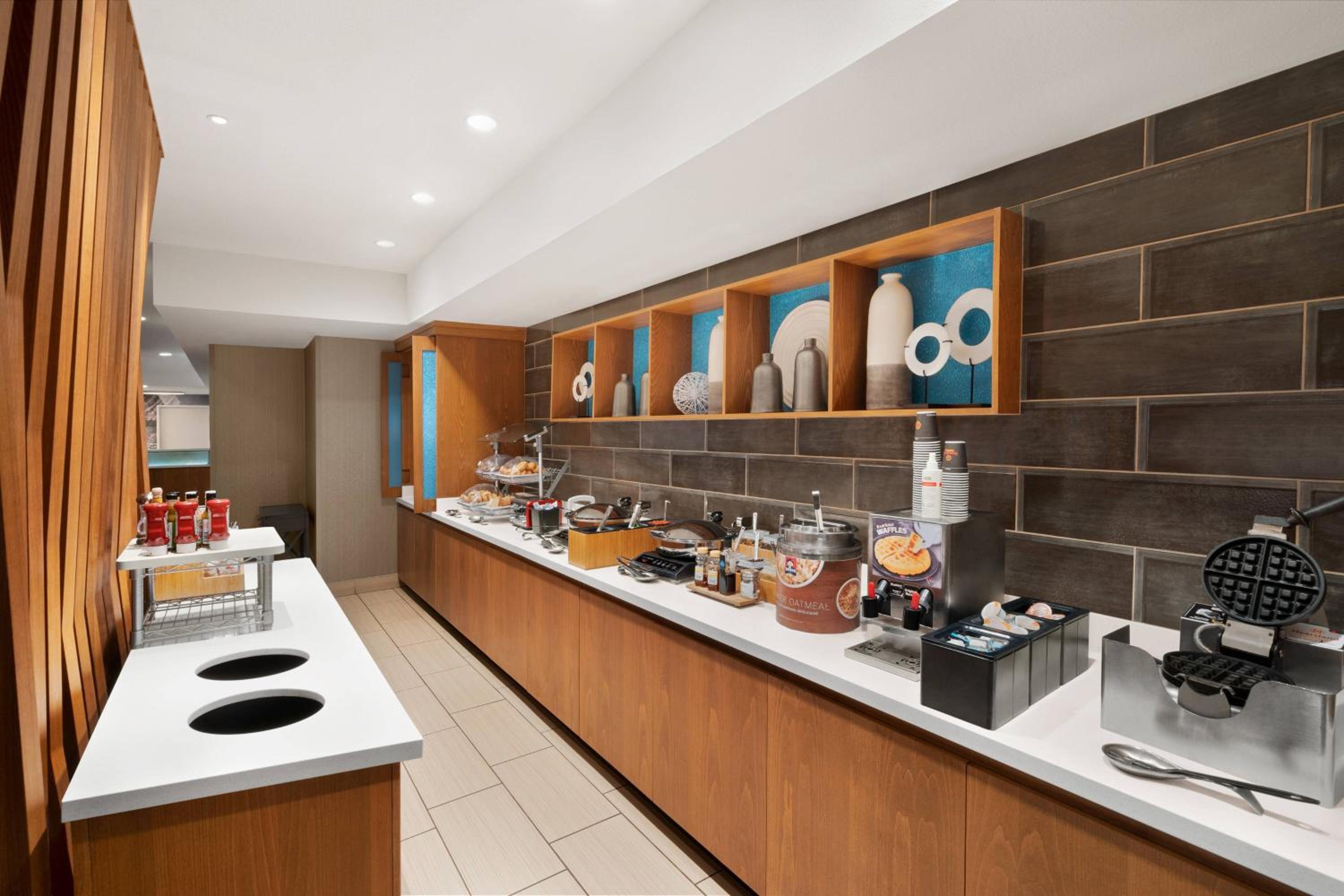 SpringHill Suites Phoenix Chandler/Fashion Center - Property Image 8