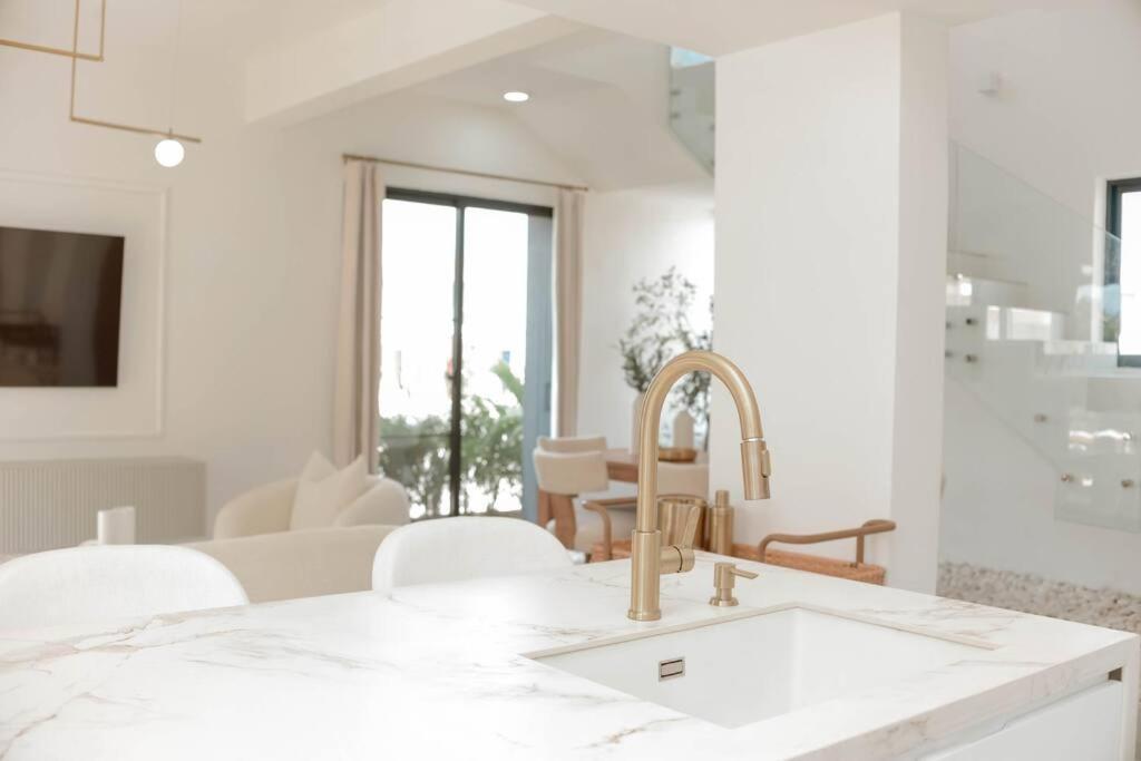 Organic Luxury Villa With Pool & Beach Access view 5