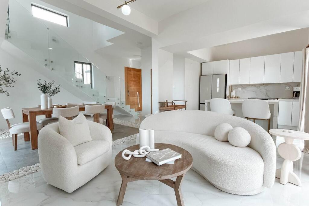 Organic Luxury Villa With Pool & Beach Access view 4