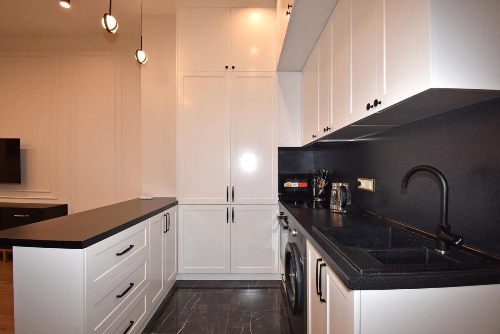 Deluxe 2 Bedroom, 2Bathroom Apartment in the Middle of City Center, New Building