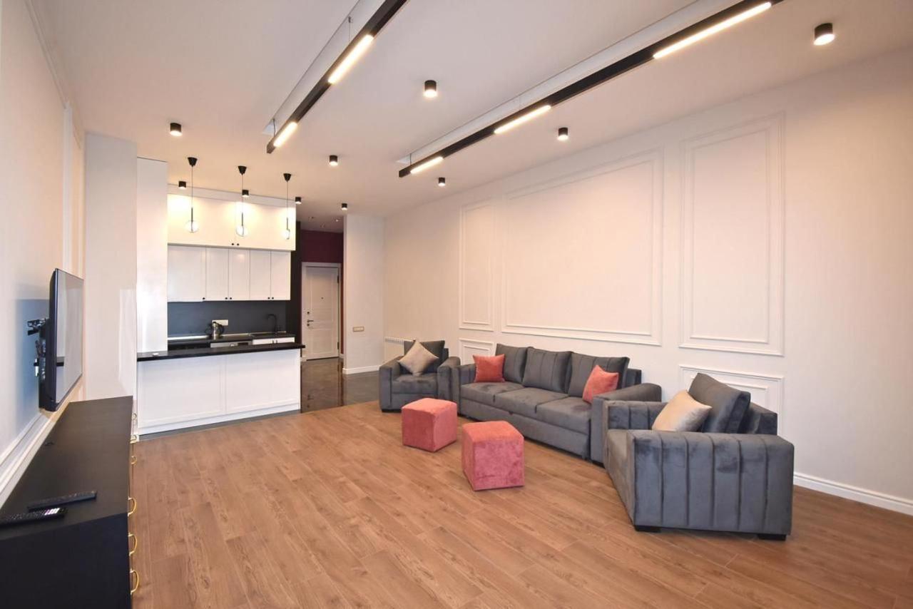 Deluxe 2 Bedroom, 2Bathroom Apartment in the Middle of City Center, New Building