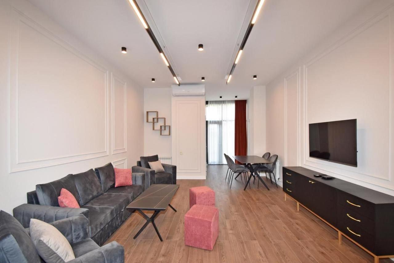 Deluxe 2 Bedroom, 2Bathroom Apartment in the Middle of City Center, New Building