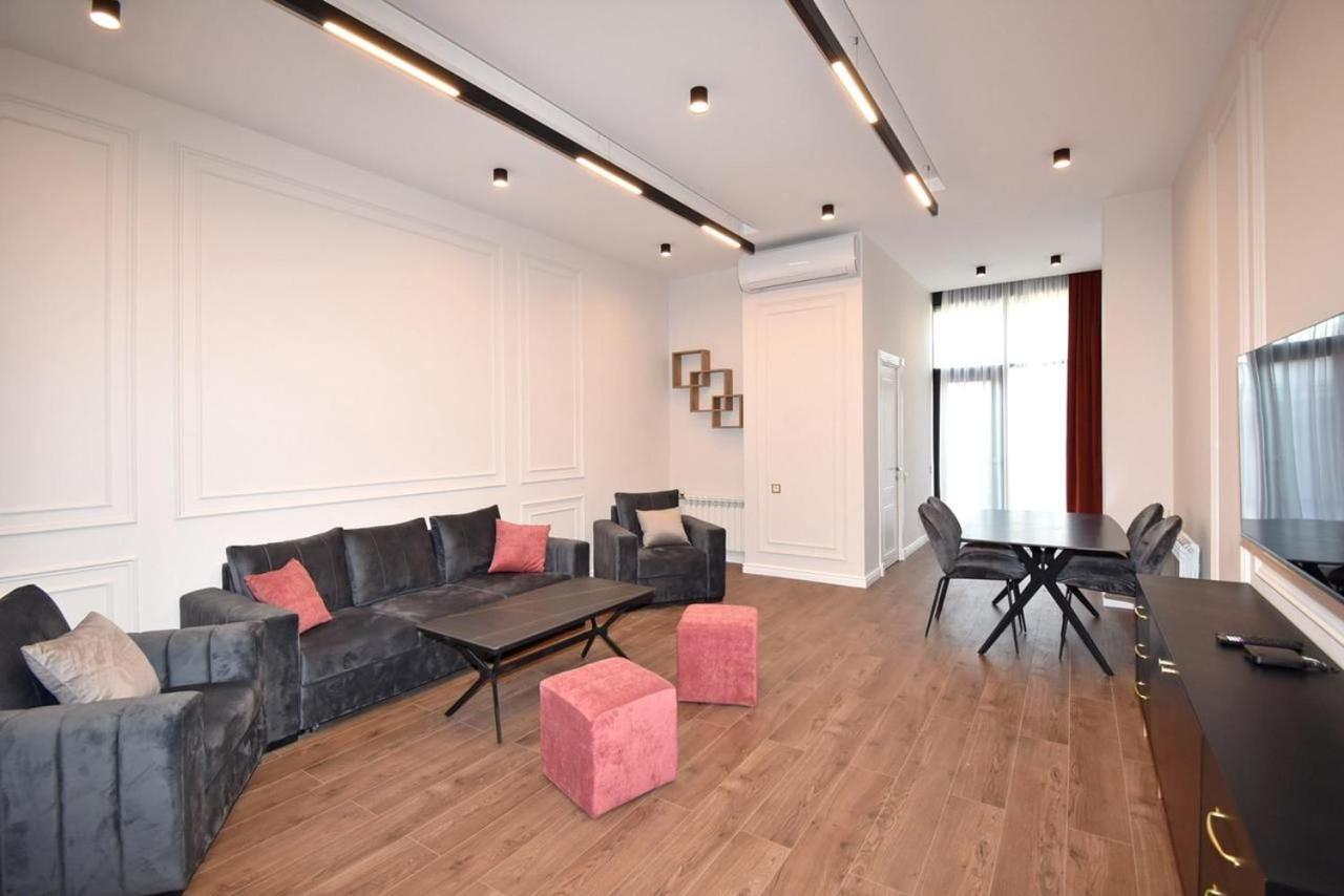 Deluxe 2 Bedroom, 2Bathroom Apartment in the Middle of City Center, New Building