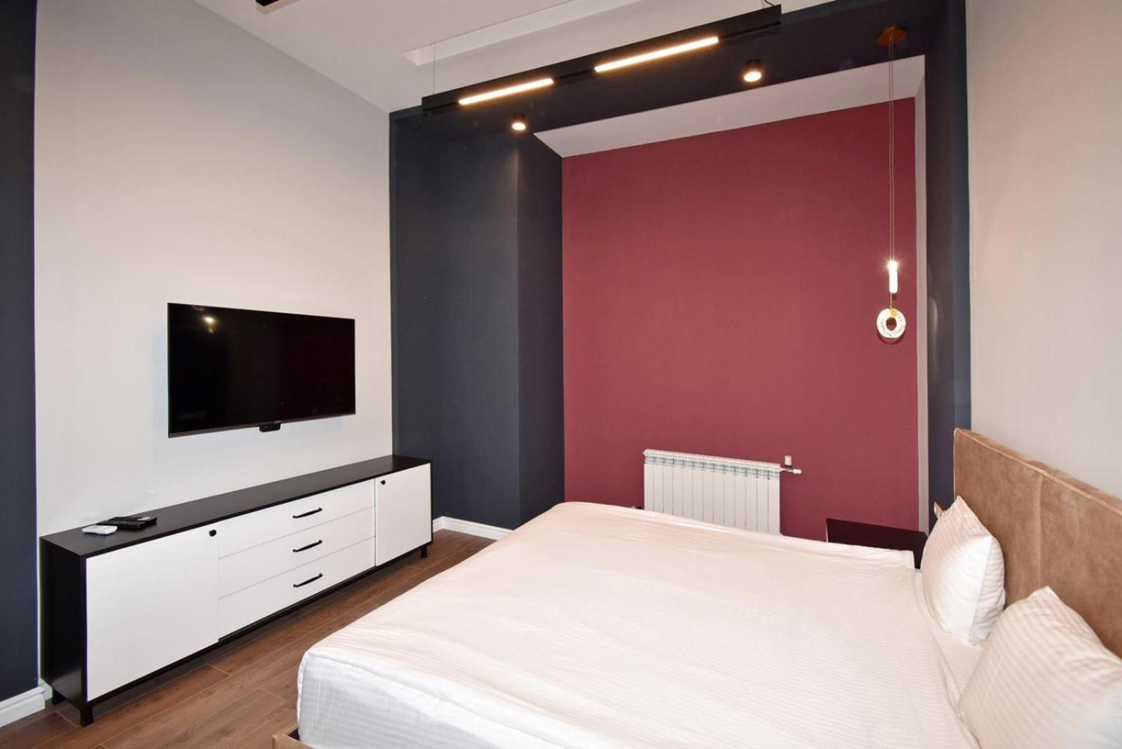 Deluxe 2 Bedroom, 2Bathroom Apartment in the Middle of City Center, New Building