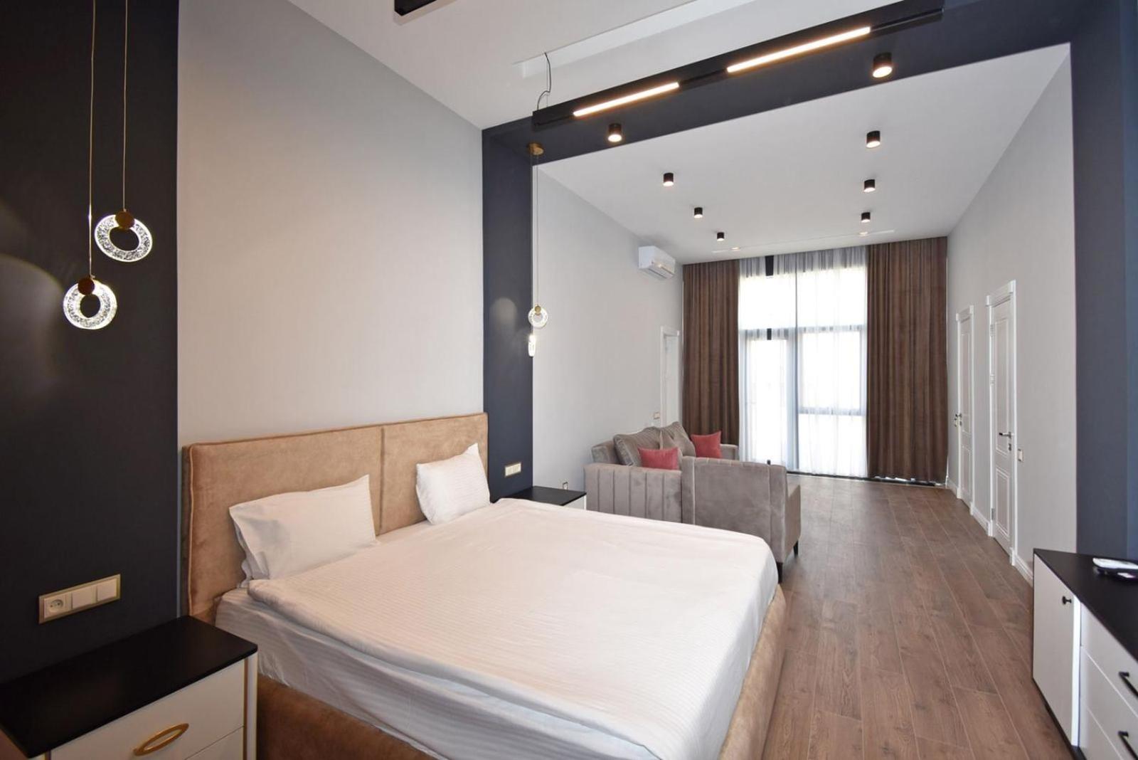Deluxe 2 Bedroom, 2Bathroom Apartment in the Middle of City Center, New Building