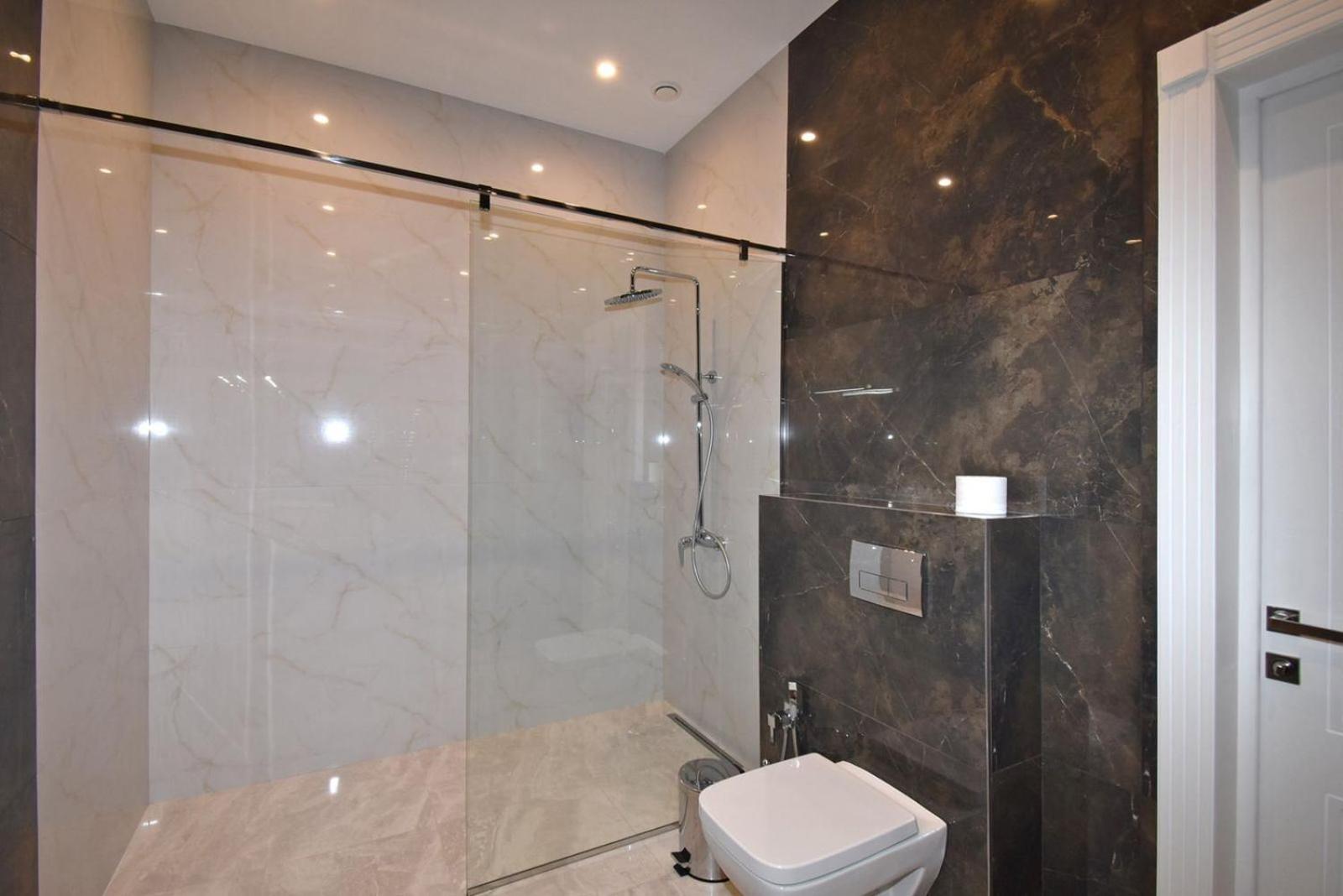 Deluxe 2 Bedroom, 2Bathroom Apartment in the Middle of City Center, New Building