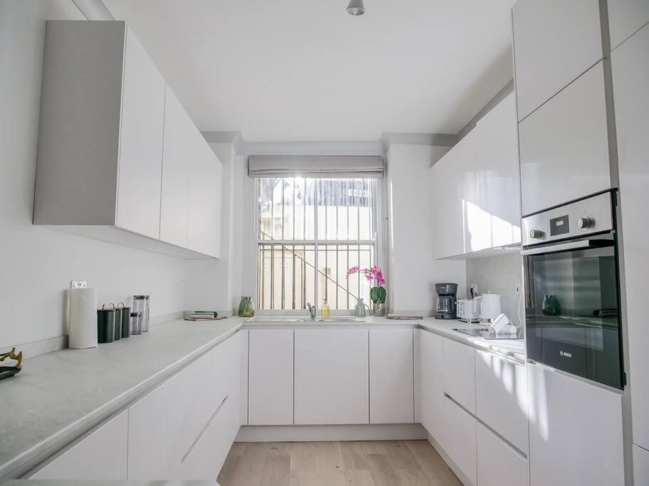 Super Spacious 3 Bedroom and 3 Bathroom Apartment