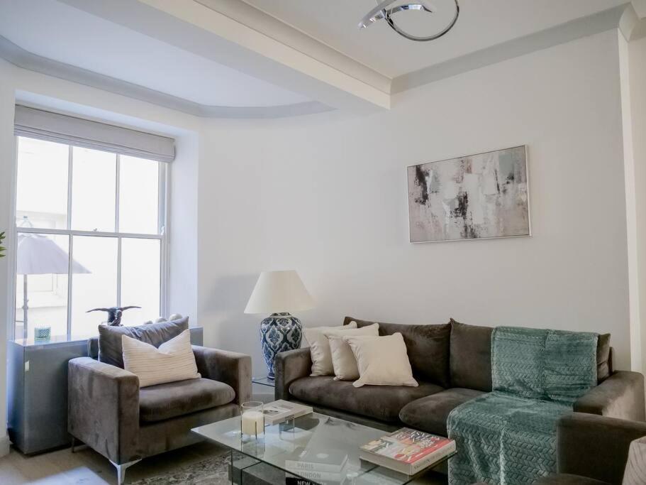 Super Spacious 3 Bedroom and 3 Bathroom Apartment