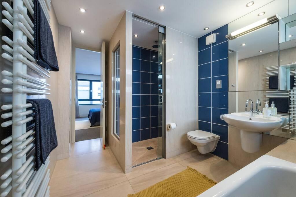 Spectacular Mews House in Holland Park