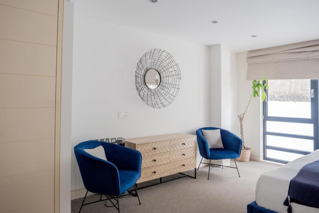 Spectacular Mews House in Holland Park