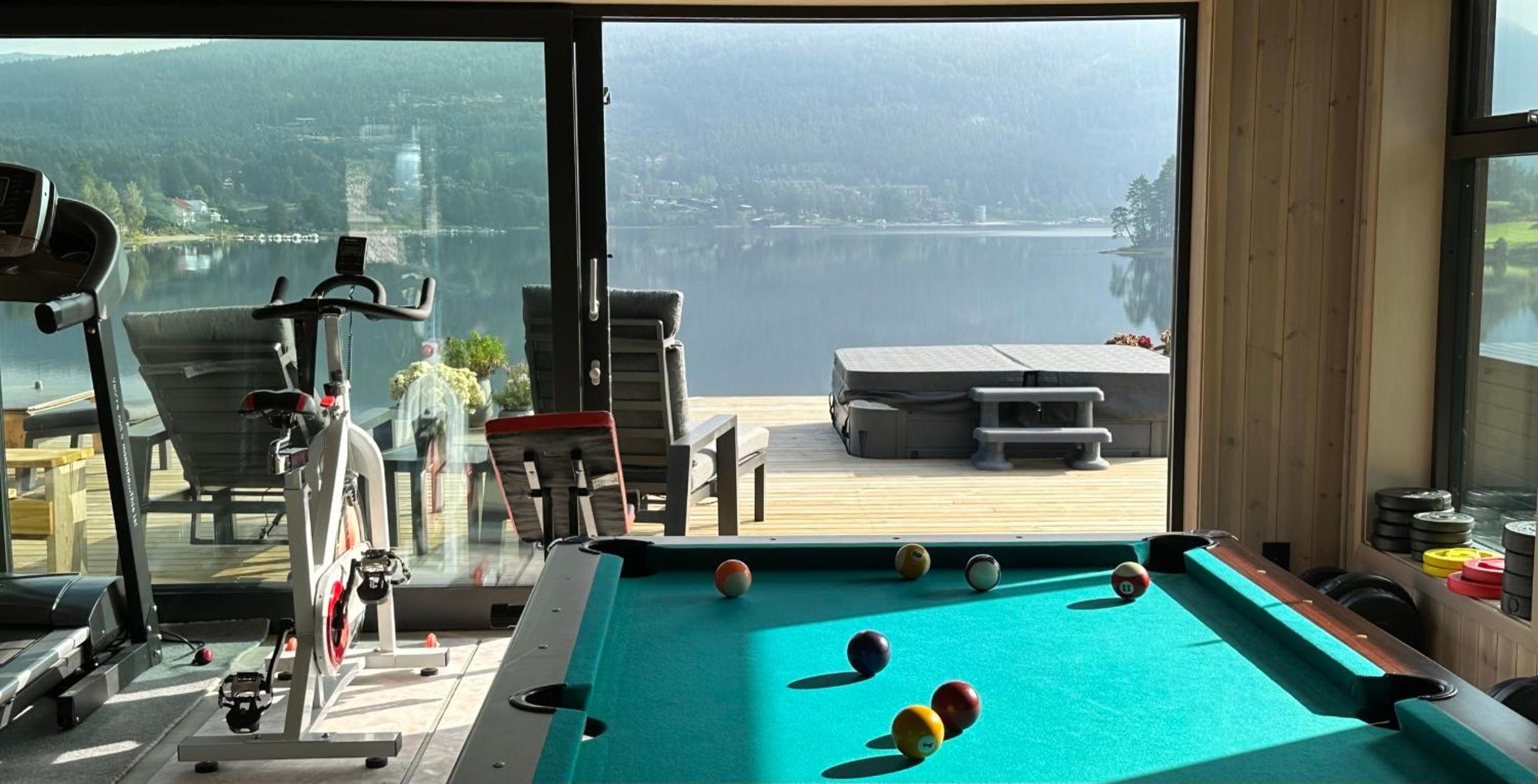 Lakefront Villa, exclusive leisure property near Vrådal Golf & Vrådal Panorama Ski center