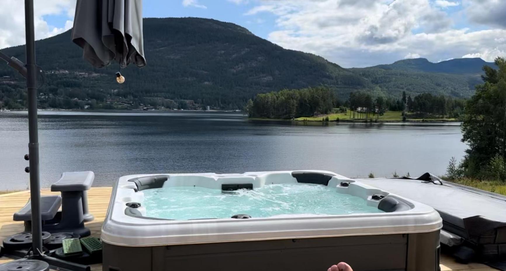 Lakefront Villa, exclusive leisure property near Vrådal Golf & Vrådal Panorama Ski center