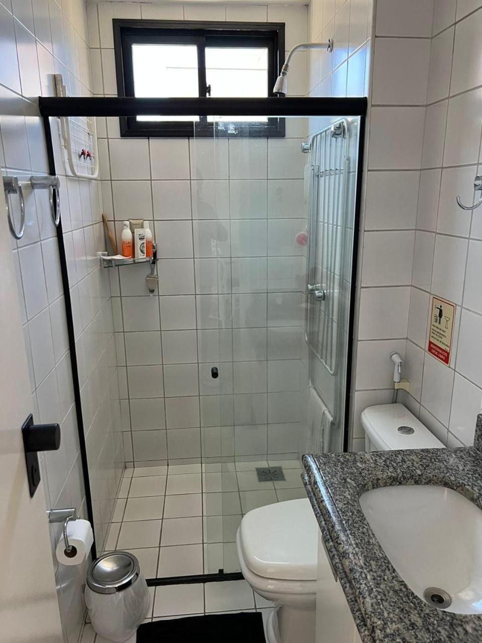 Aparthotel a 50m da Beira Mar 2 quartos sendo escritório sofá-cama, ideal para empresários e home office