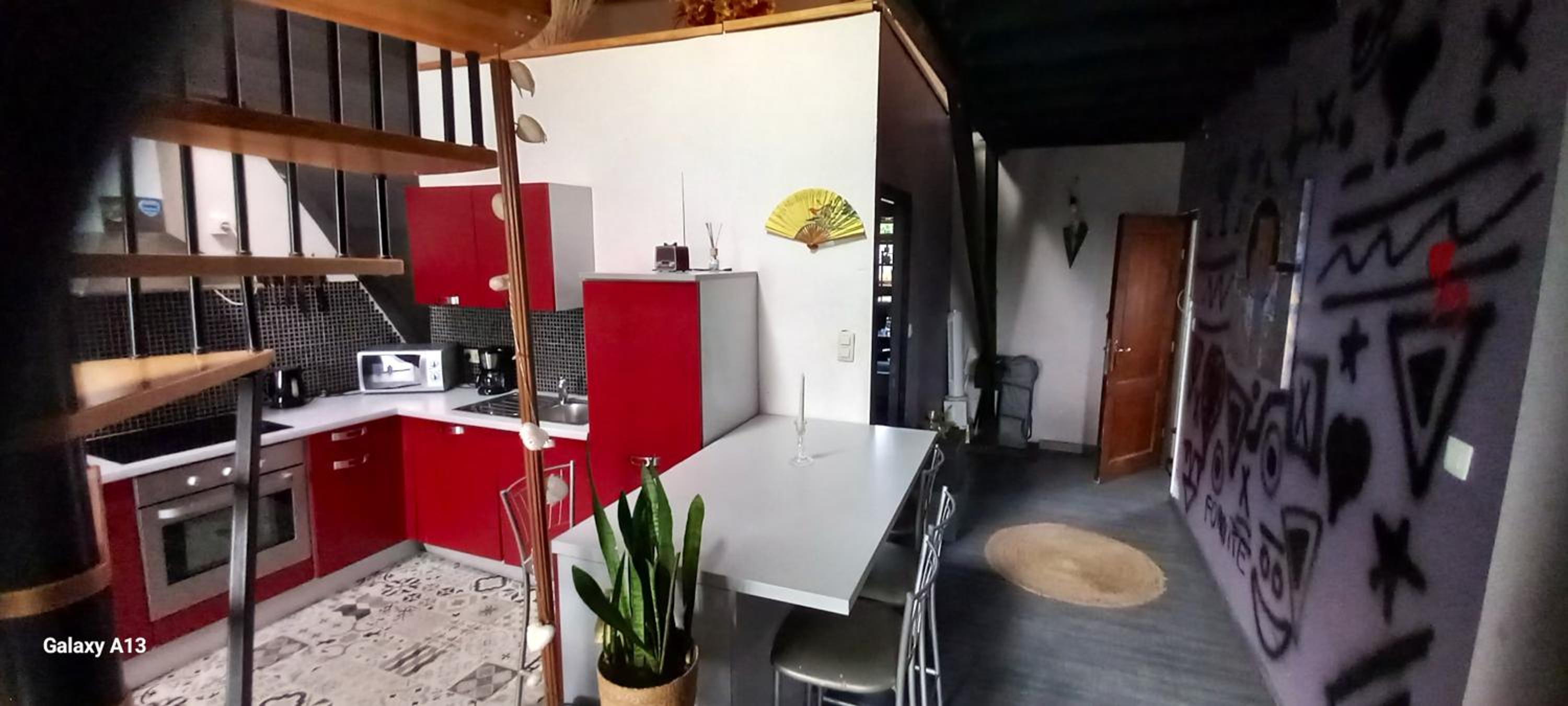 Spacious apartment in Frameries 94 m² with parking includeda
