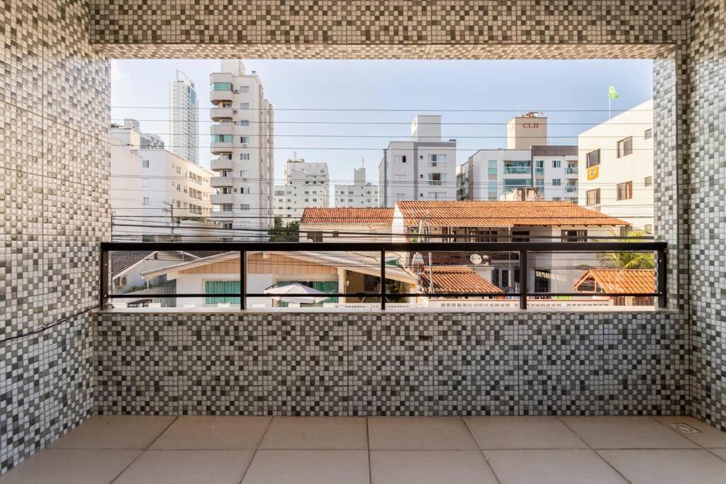 Apartamento Novo Próximo ao Mar, C/ Garagem Grande