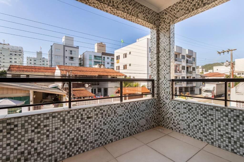 Apartamento Novo Próximo ao Mar, C/ Garagem Grande