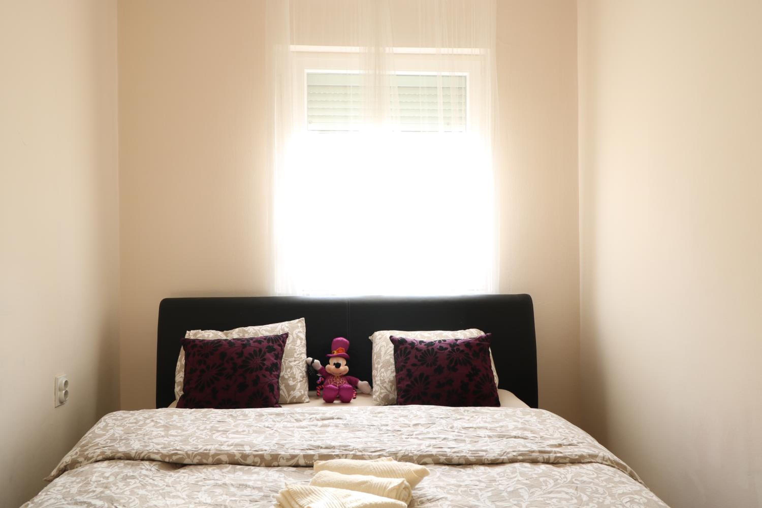 Shine Apartment