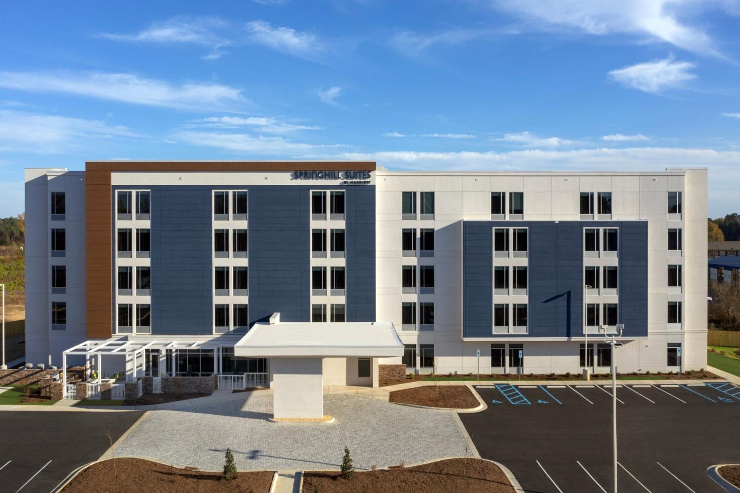 Fayetteville Vacations - SpringHill Suites by Marriott Fayetteville I-95 - Property Image 20