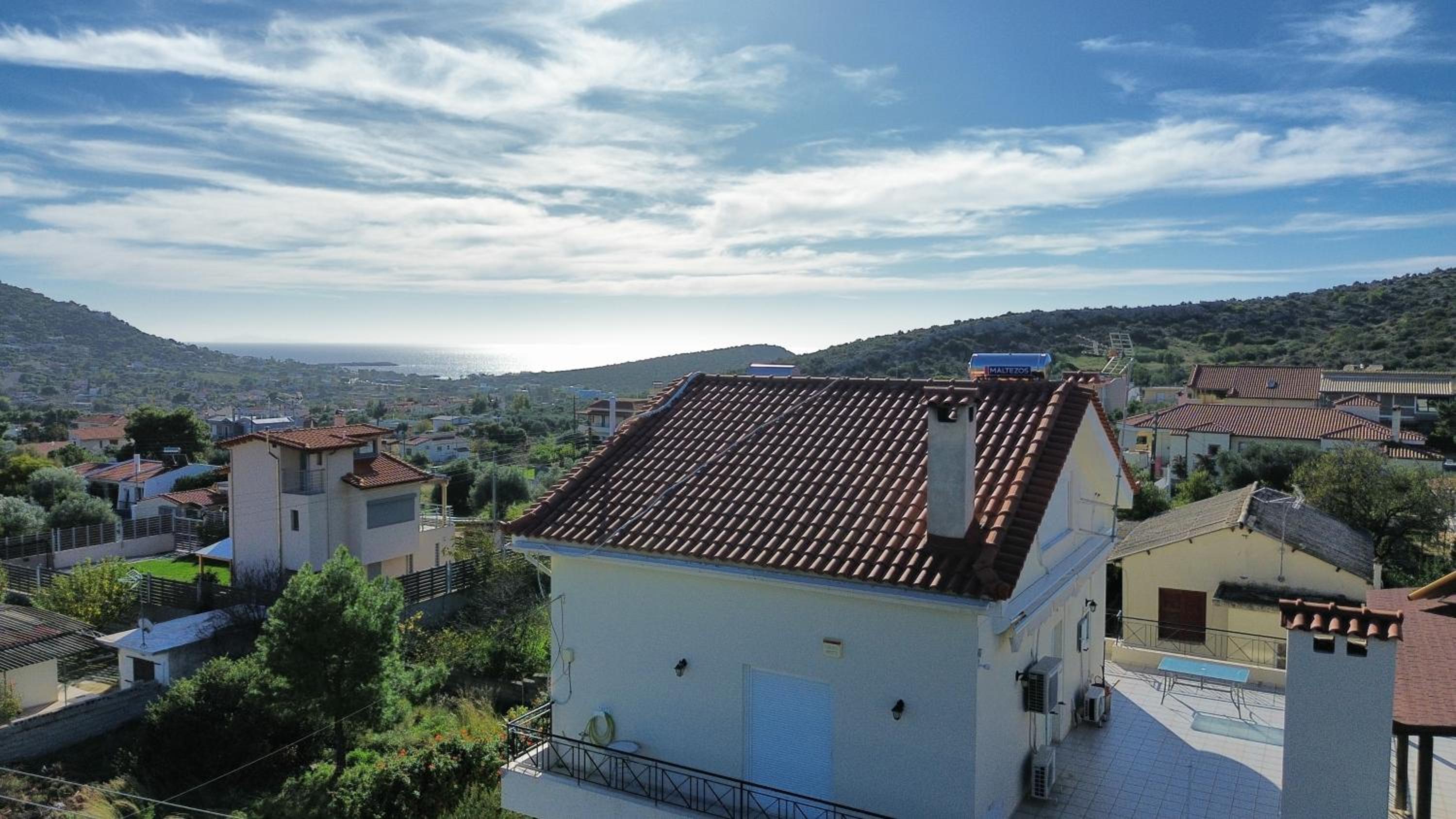 Beautiful maisonette with a view to the mountains and the sea
