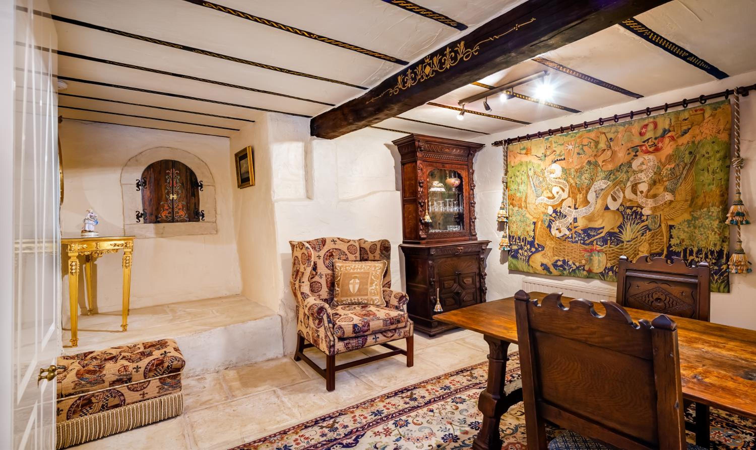 Thorngrove Manor