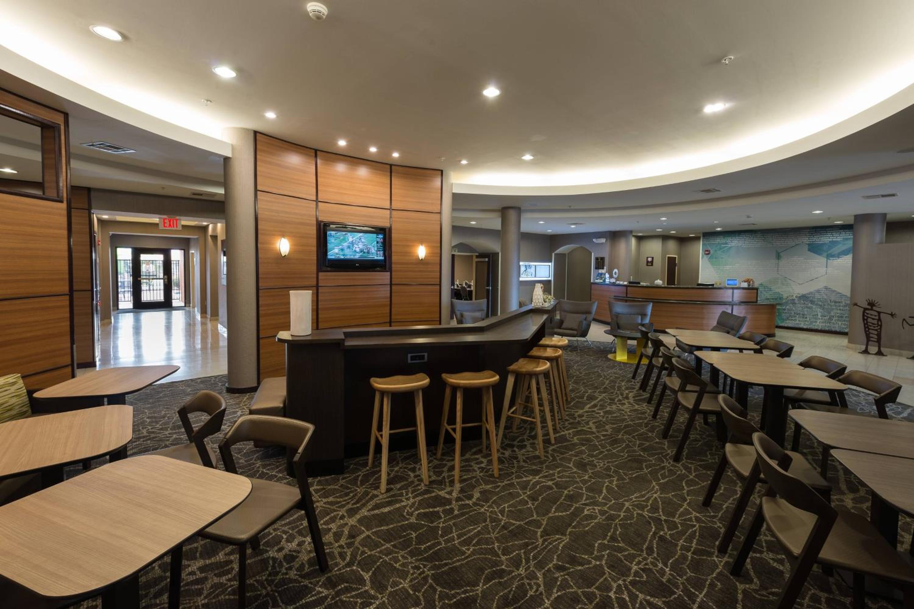 Ridgecrest Vacations - SpringHill Suites Ridgecrest - Property Image 2