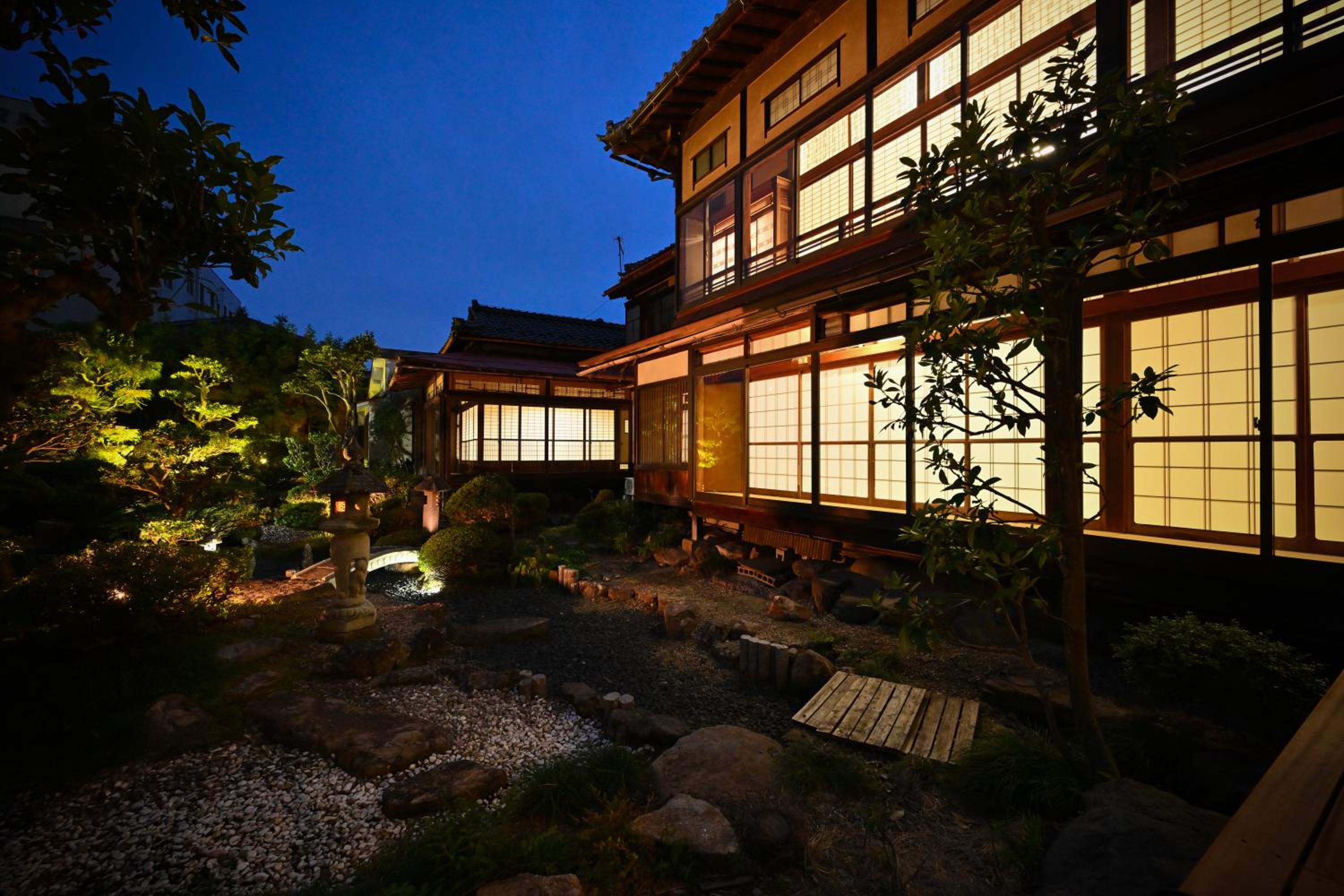Hideaway Tabaki