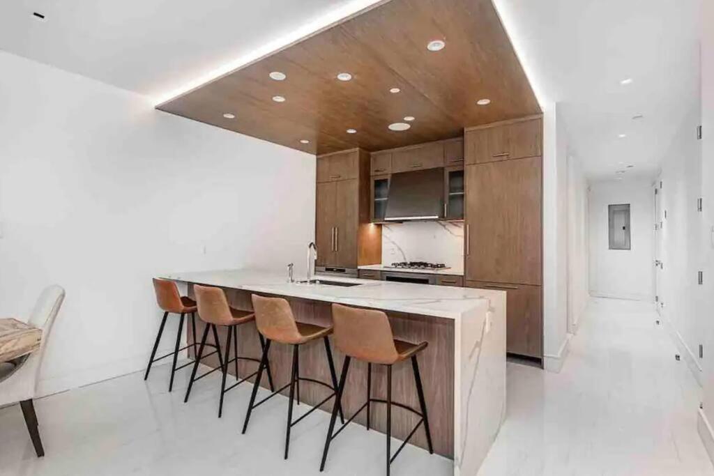 Luxurious Soho Apartment~ 2 Bedroom 2 Bathroom