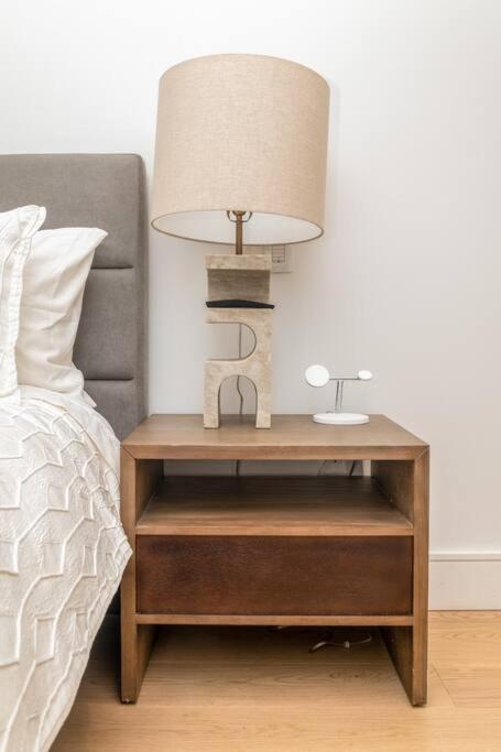Luxurious Soho Apartment~ 2 Bedroom 2 Bathroom