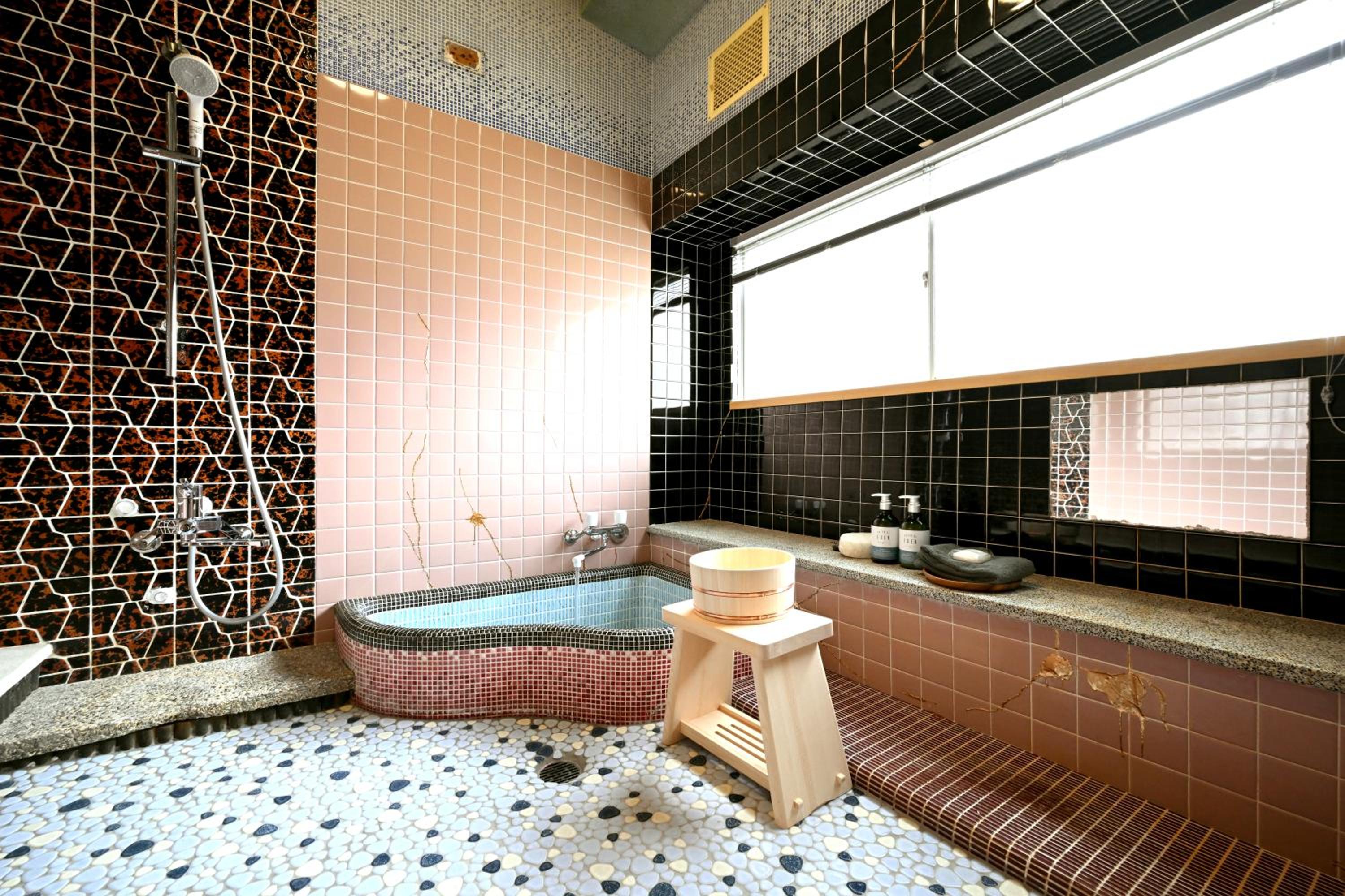 Hideaway Tabaki
