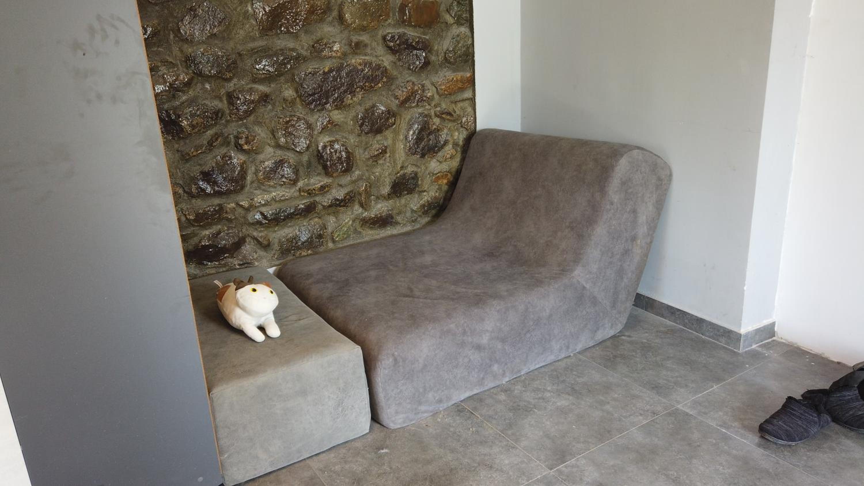 Large, Pet-Friendly Home in Kalavan