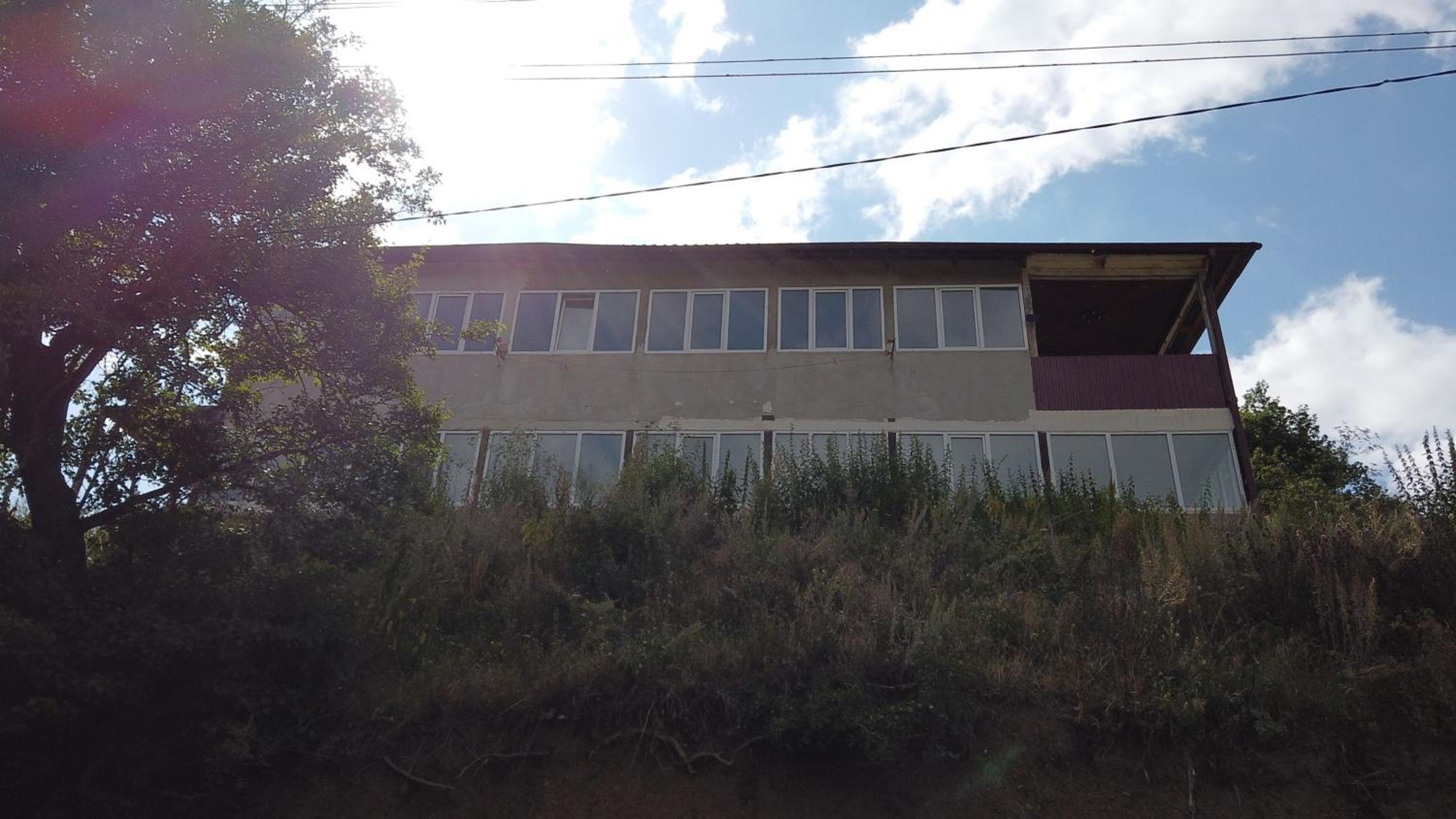 Large, Pet-Friendly Home in Kalavan