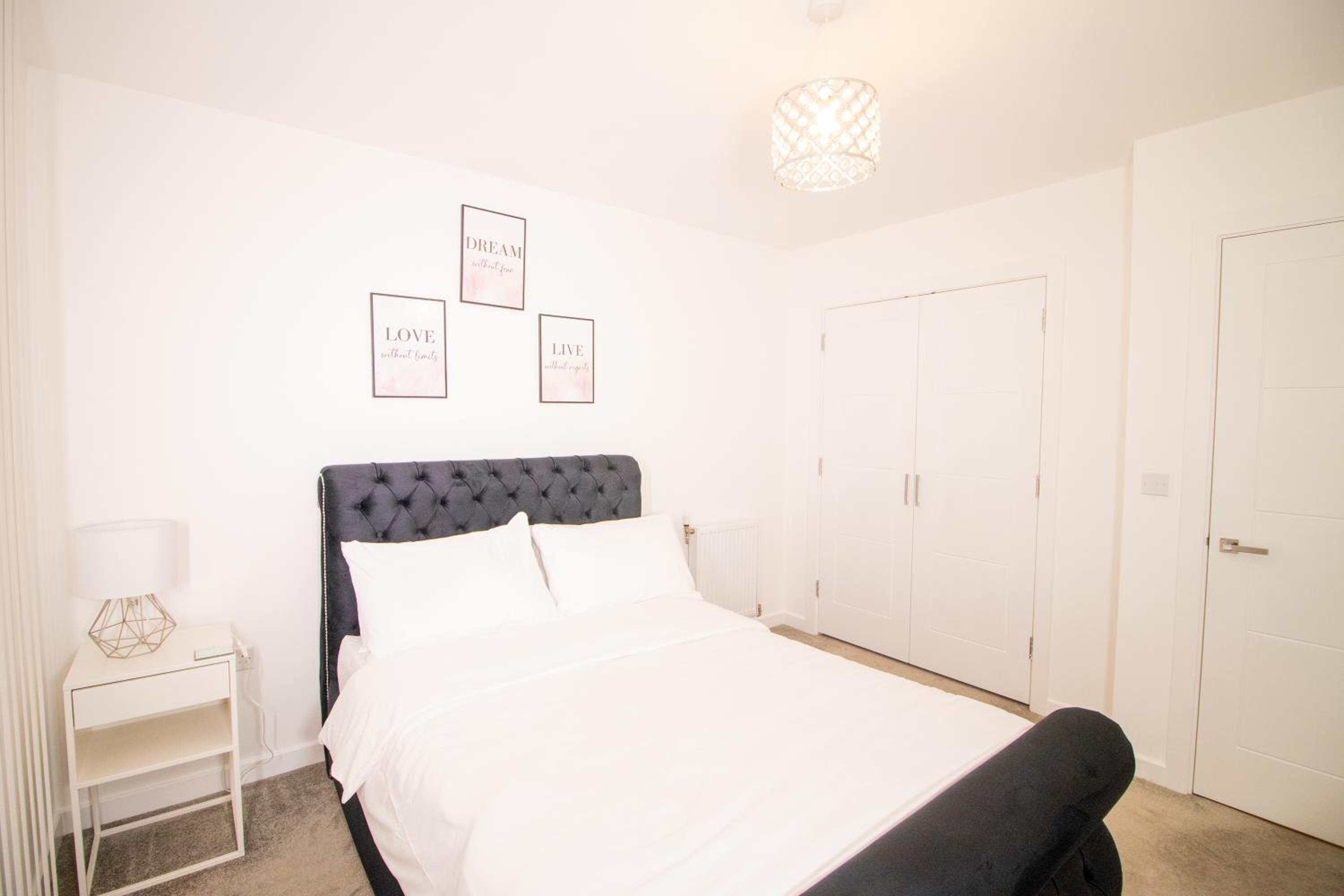 Apartment in Greenwich Near The 02 With A Balcony and View