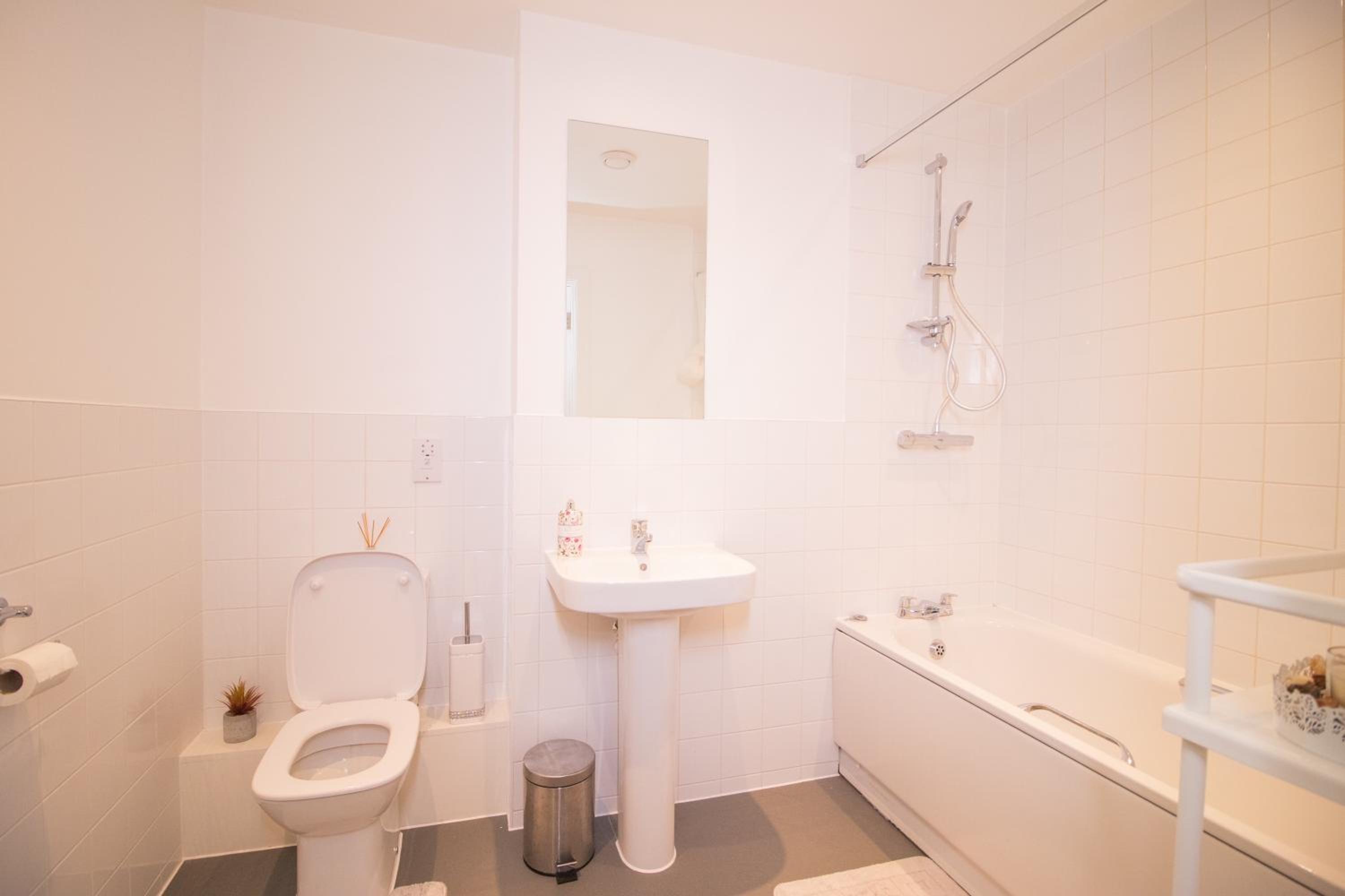 Apartment in Greenwich Near The 02 With A Balcony and View
