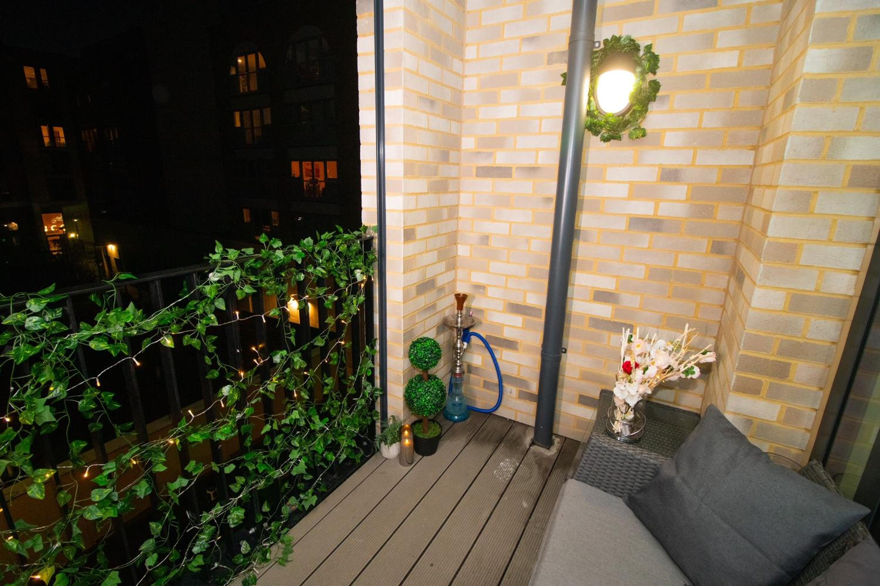 Apartment in Greenwich Near The 02 With A Balcony and View