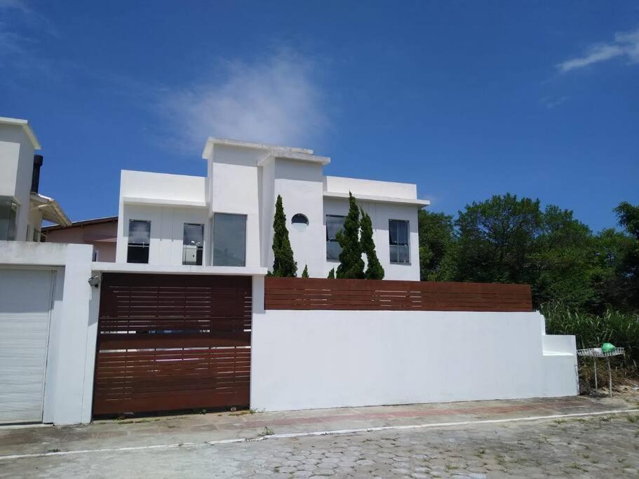 Casa Satt praia do Moçambique - Florianópolis