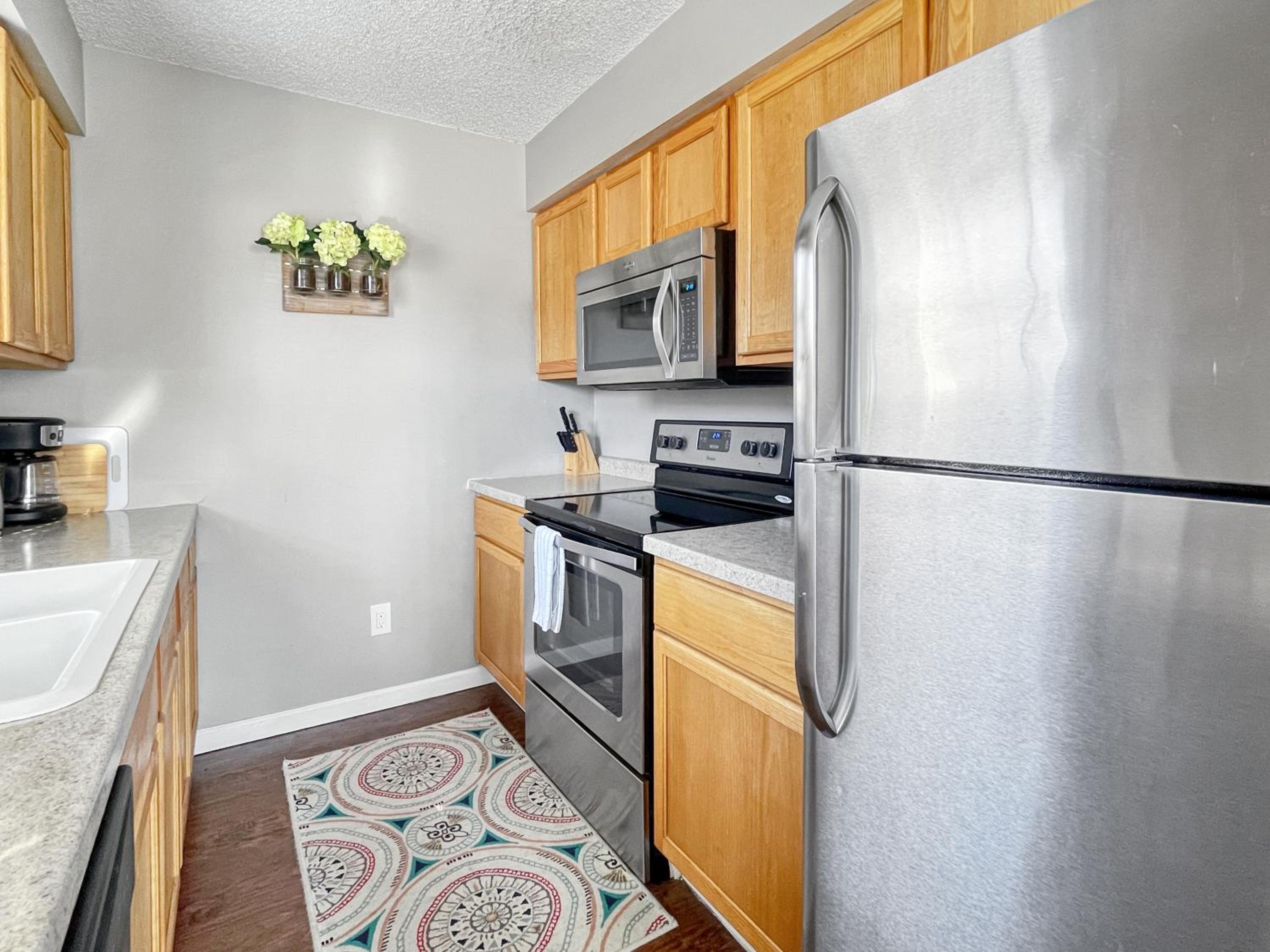 Des Moines Vacations - Gorgeous 2br Clive Duplex Wfireplace - Property Image 4