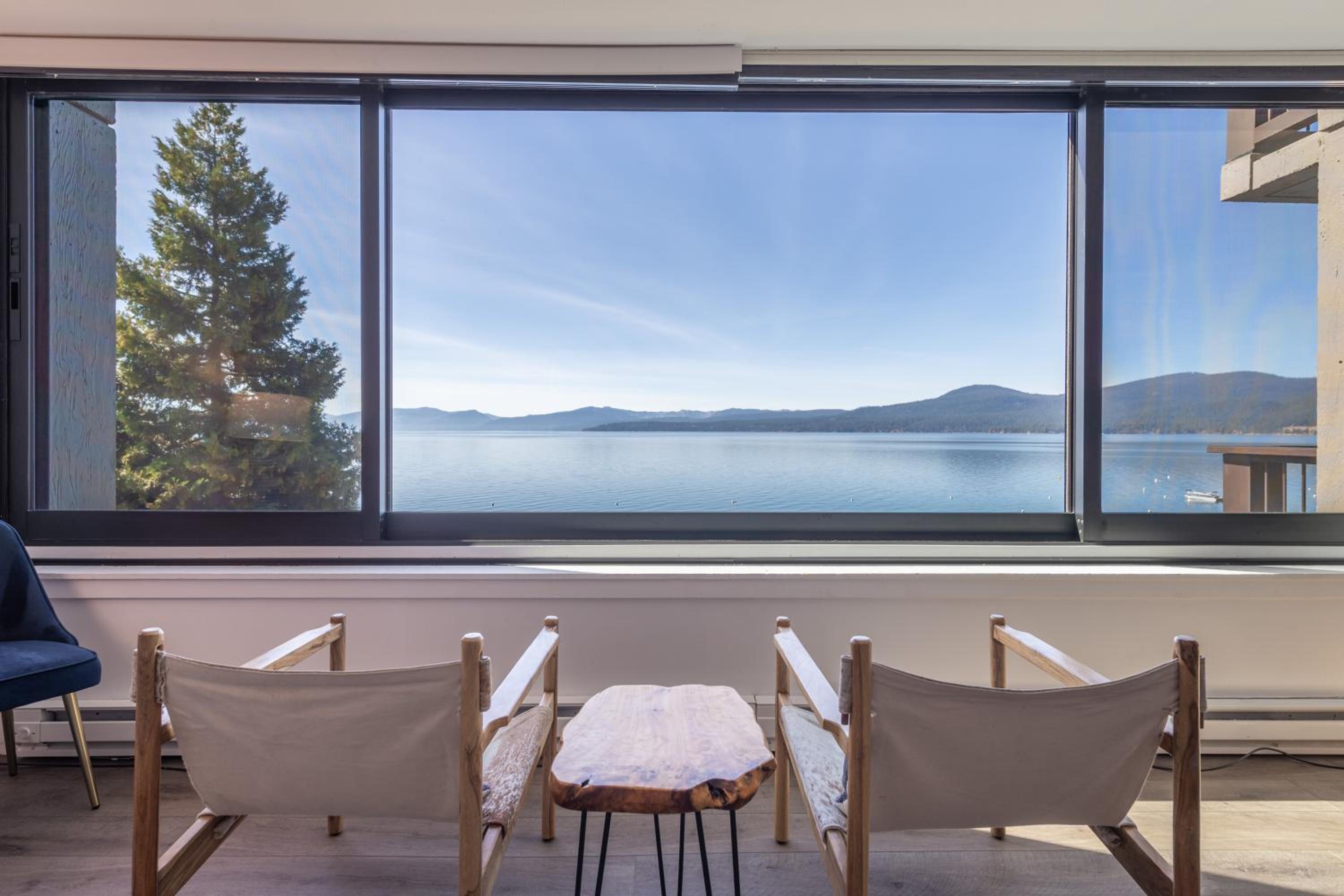 Amazing Lakefront Condo with Views Close to Slopes view 5