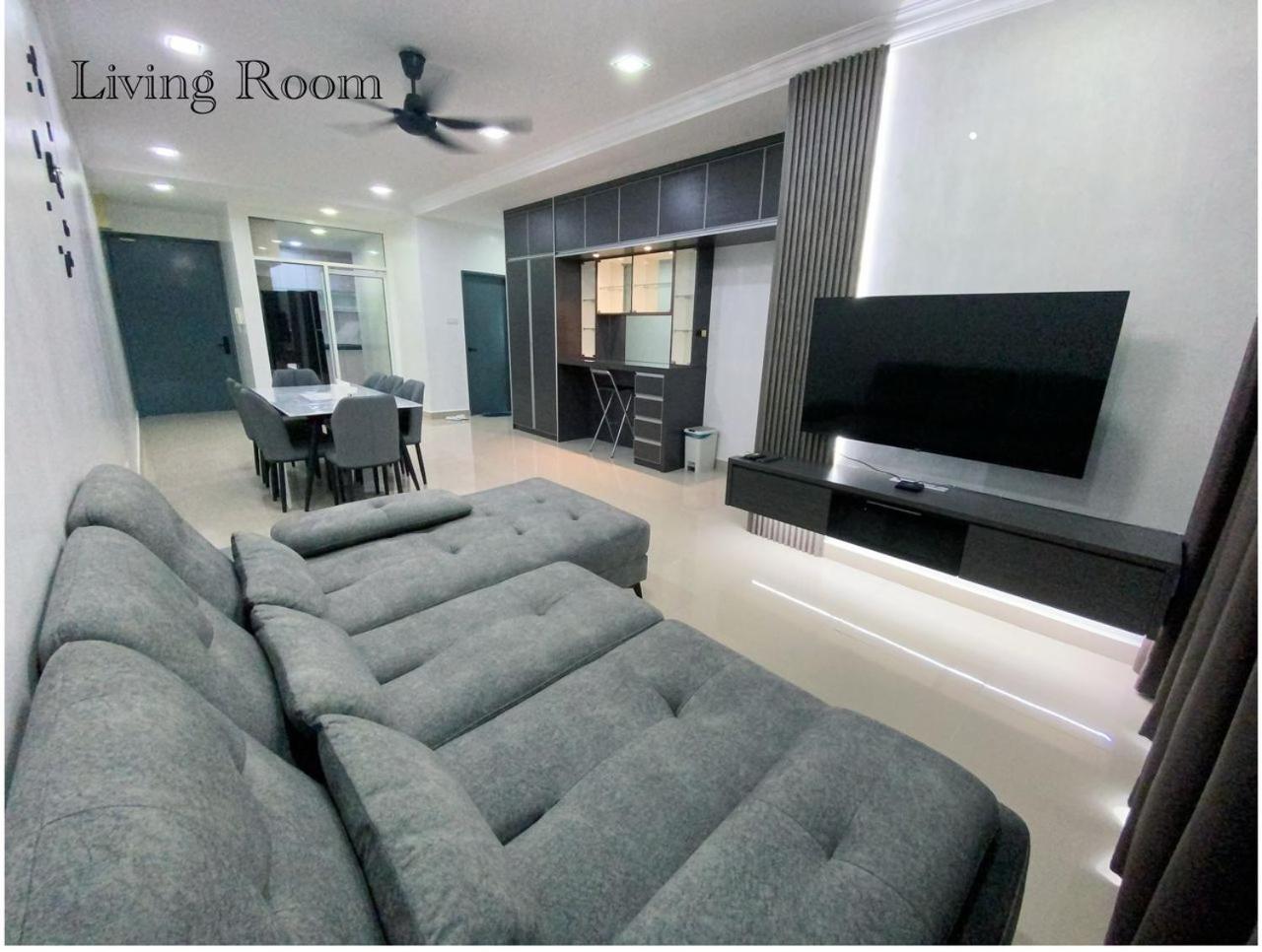 Sandakan Ijm pool view condo photo 1