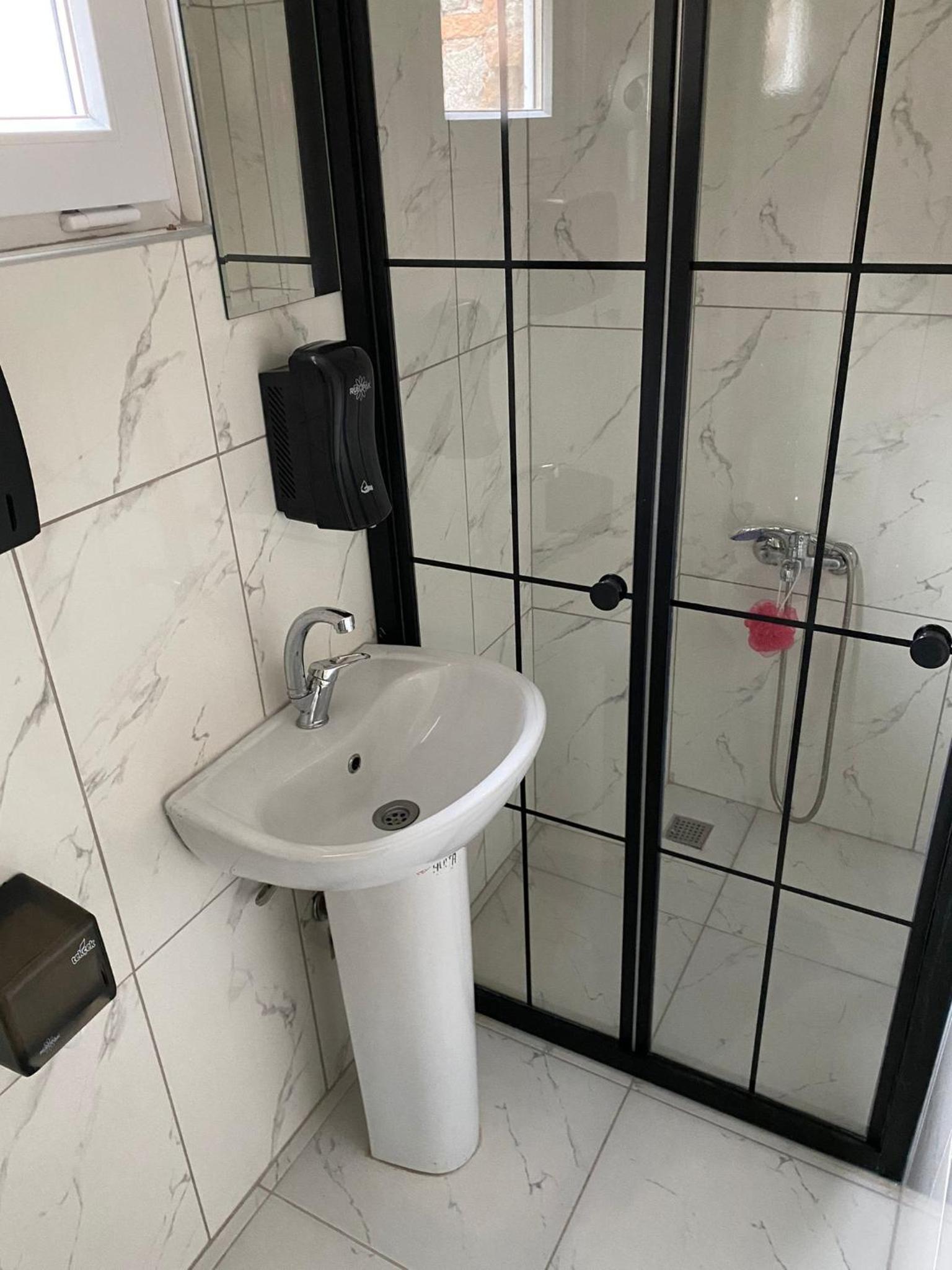 Deeps Hostel Ankara 2 - Image 54