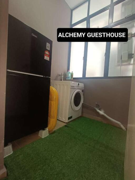 Alchemy Guesthouse D'summit Residence with Netflix