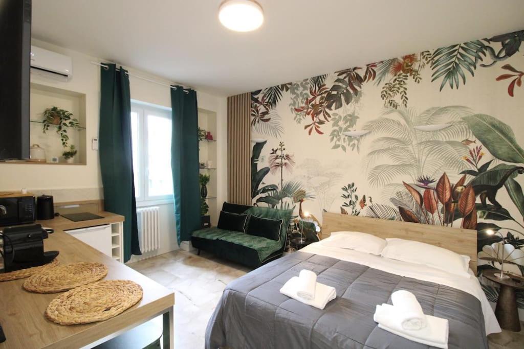hotel room