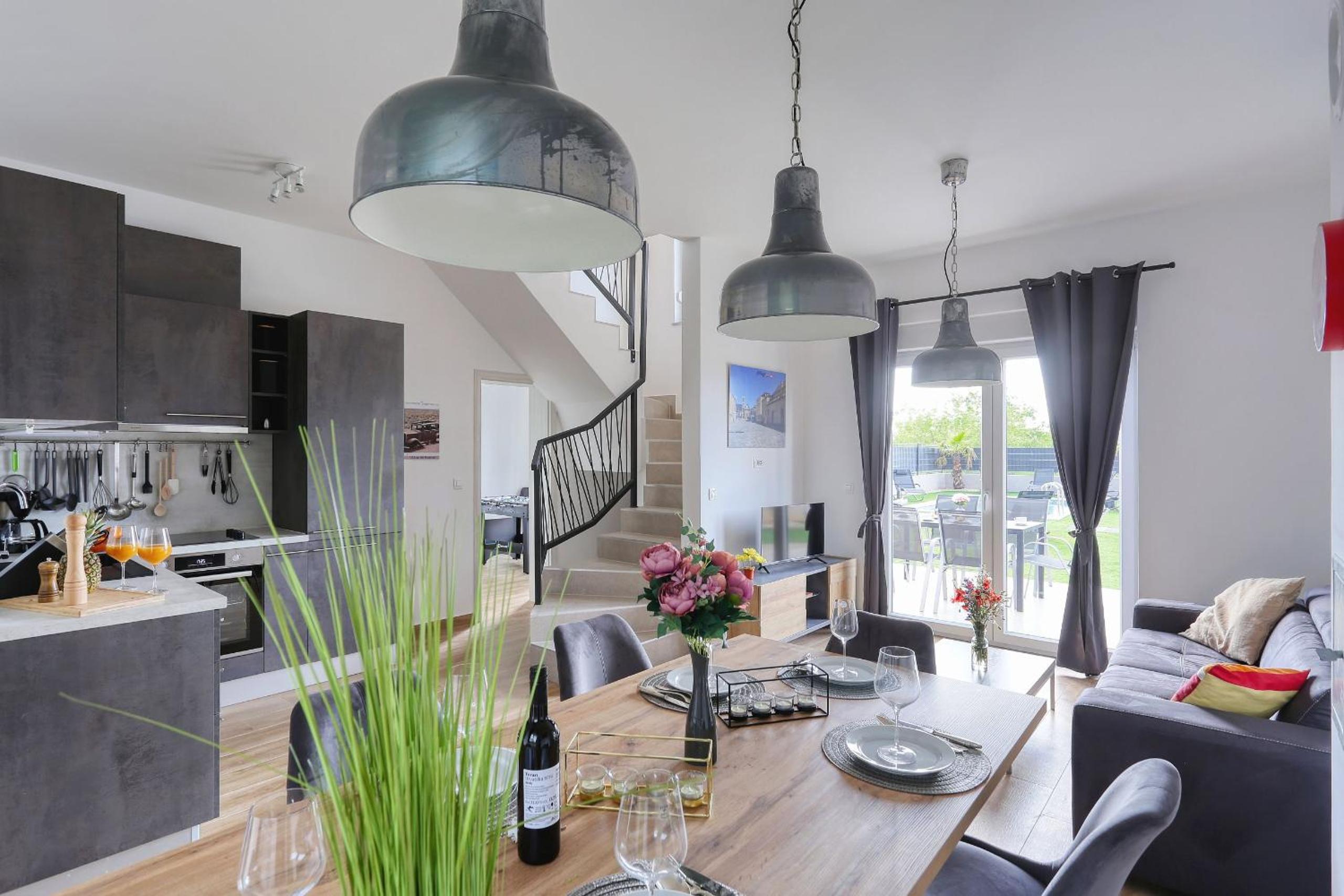 Villa Tri Palme with heated pool