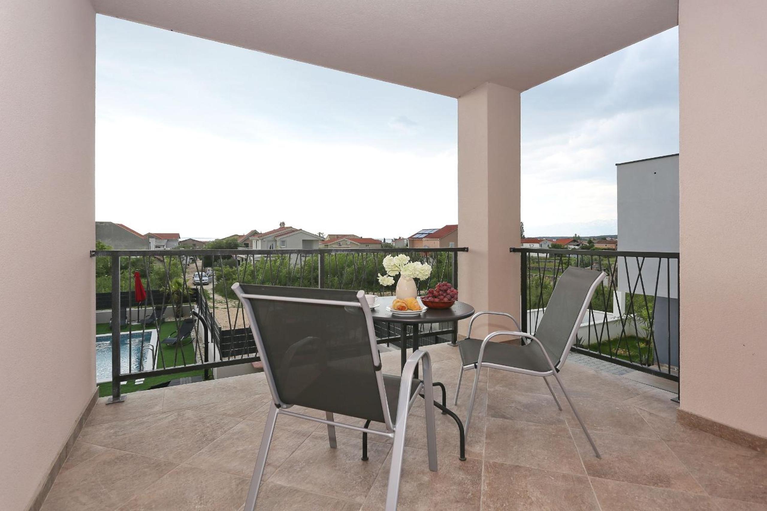 Villa Tri Palme with heated pool