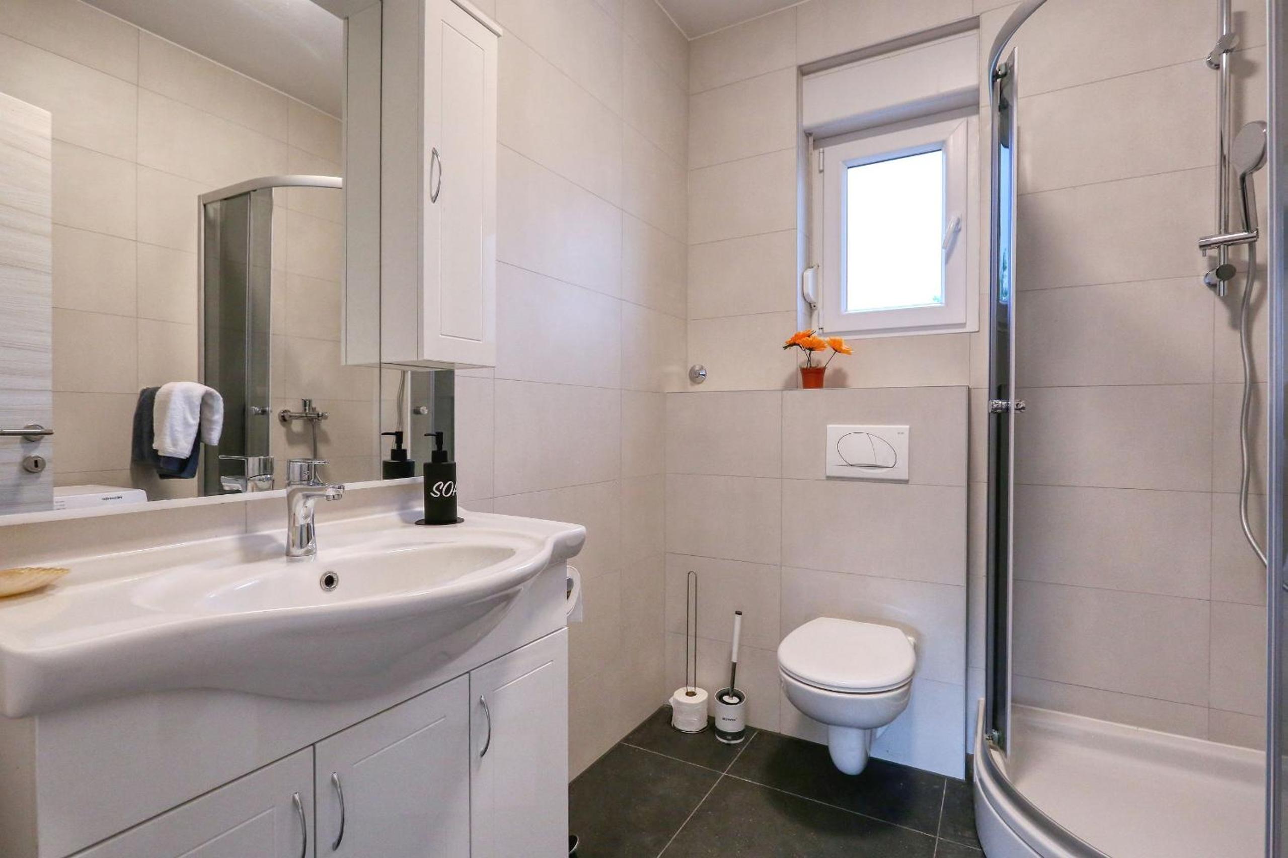 Villa Tri Palme with heated pool