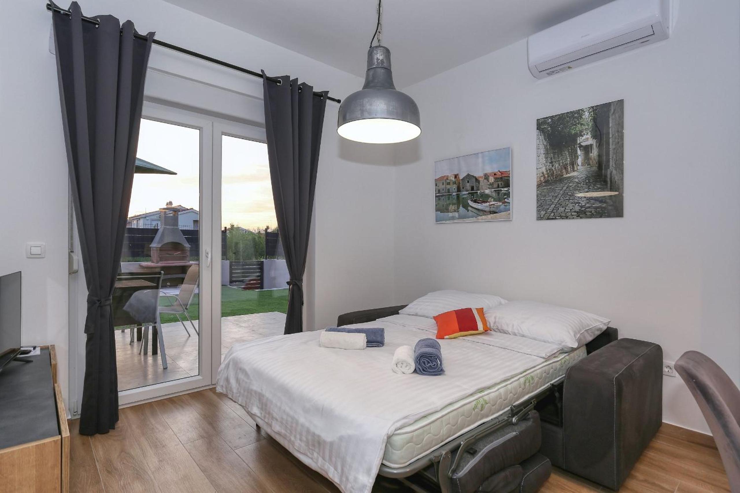 Villa Tri Palme with heated pool
