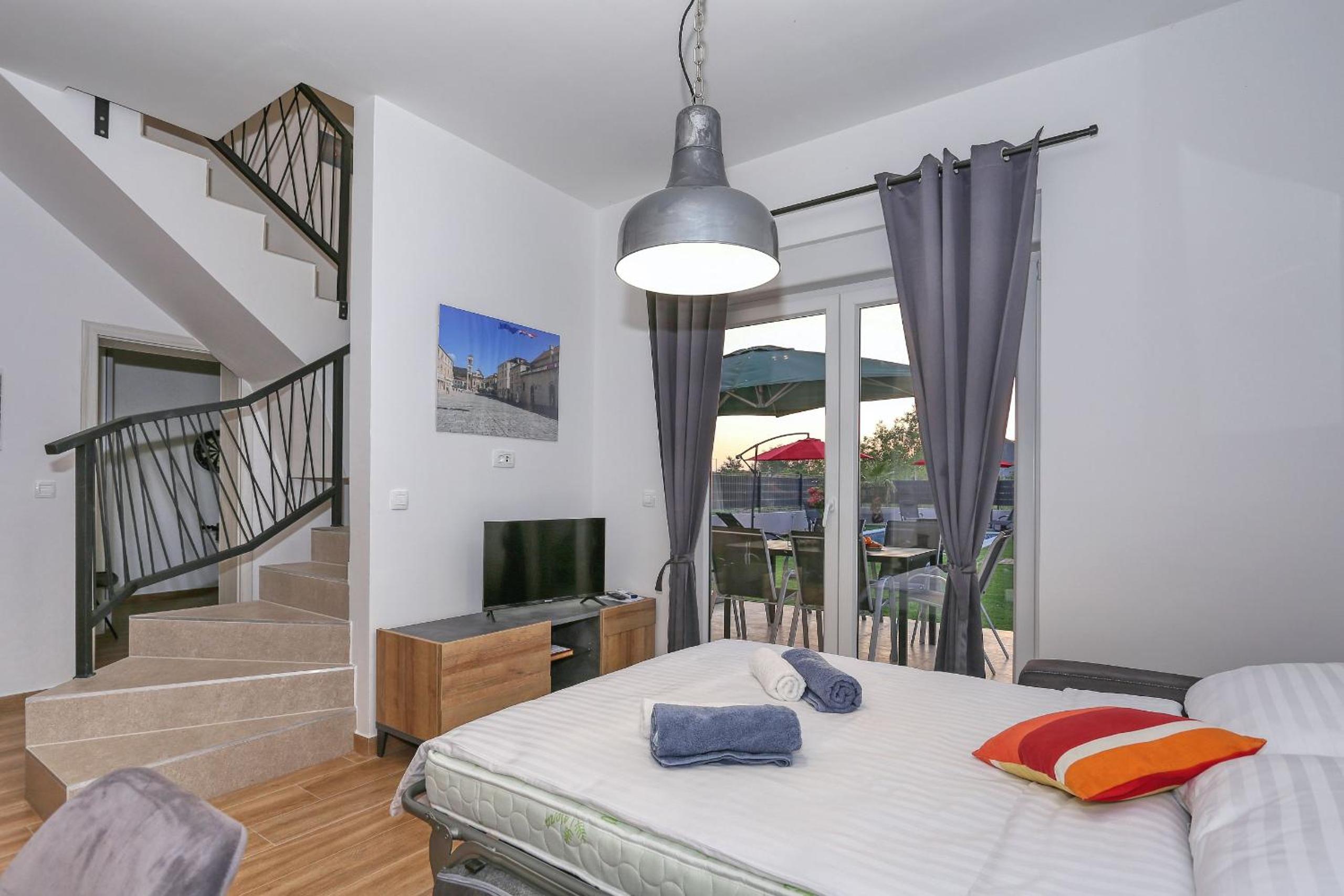 Villa Tri Palme with heated pool