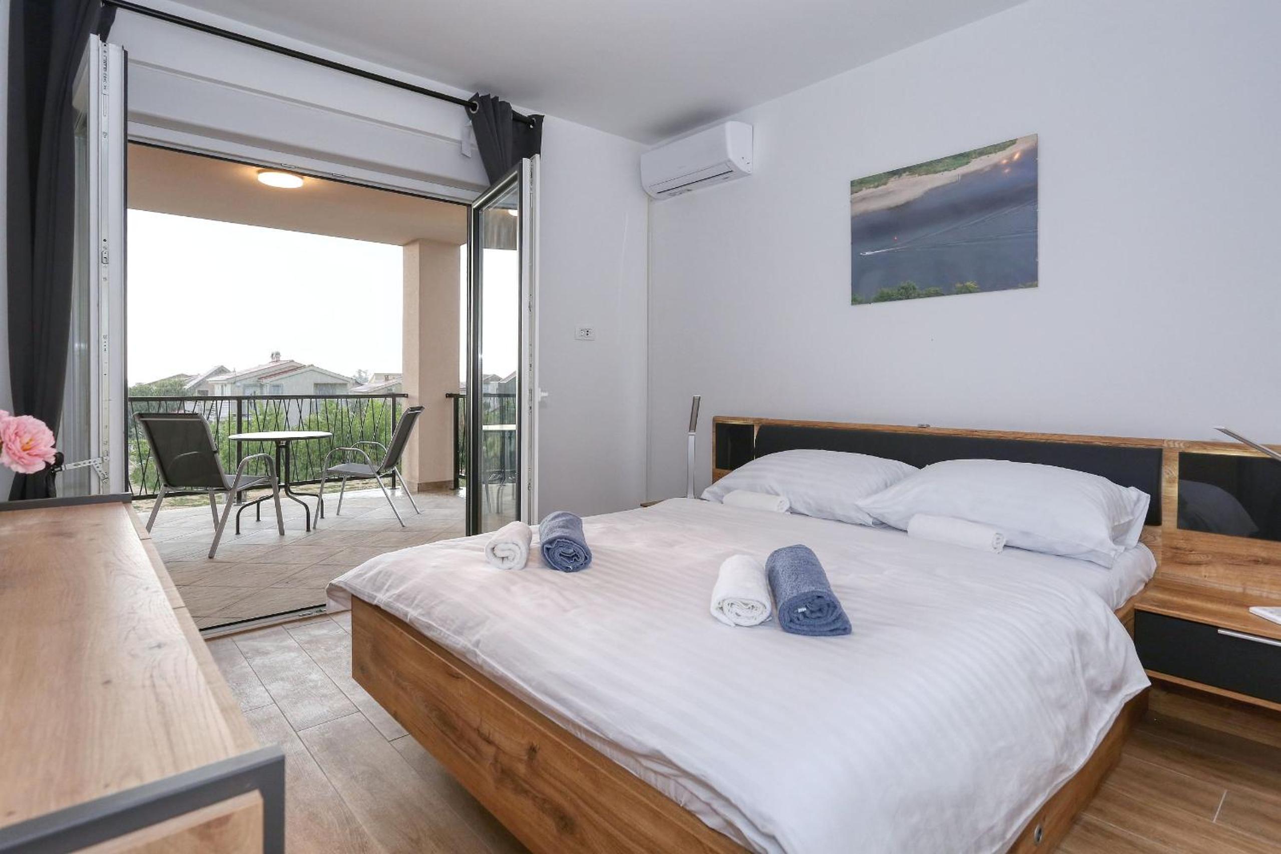 Villa Tri Palme with heated pool
